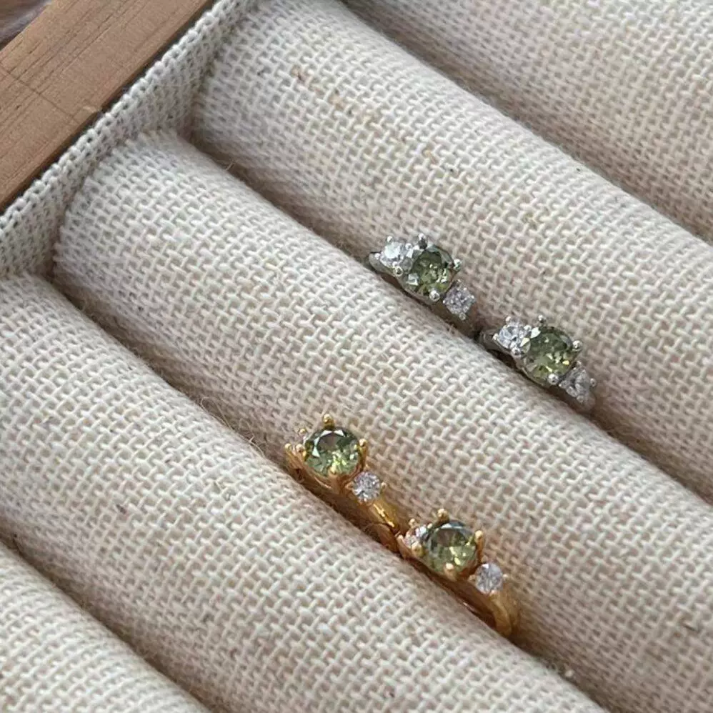 日韩风橄榄绿锆石耳扣女小巧精致耳饰清新轻奢甜美简约百搭女