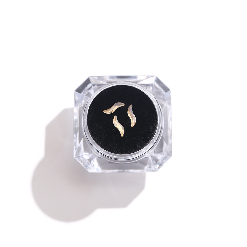 3-piece Set Of Champagne Flat-bottomed Irregular Tooth Gems_voghion.com