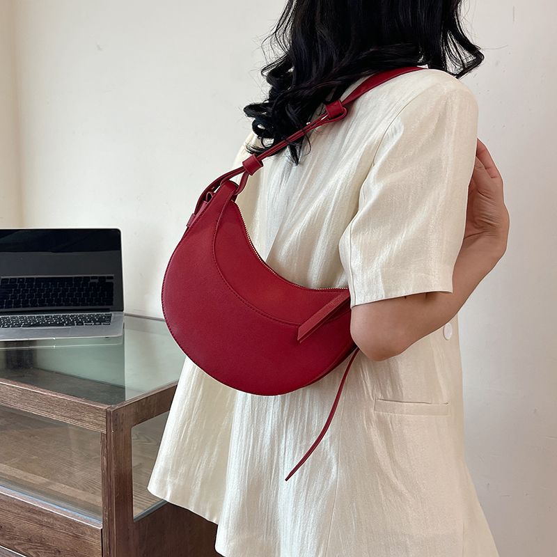 Elegant Women's Crescent Shoulder Bag For Office And Commute_voghion.com