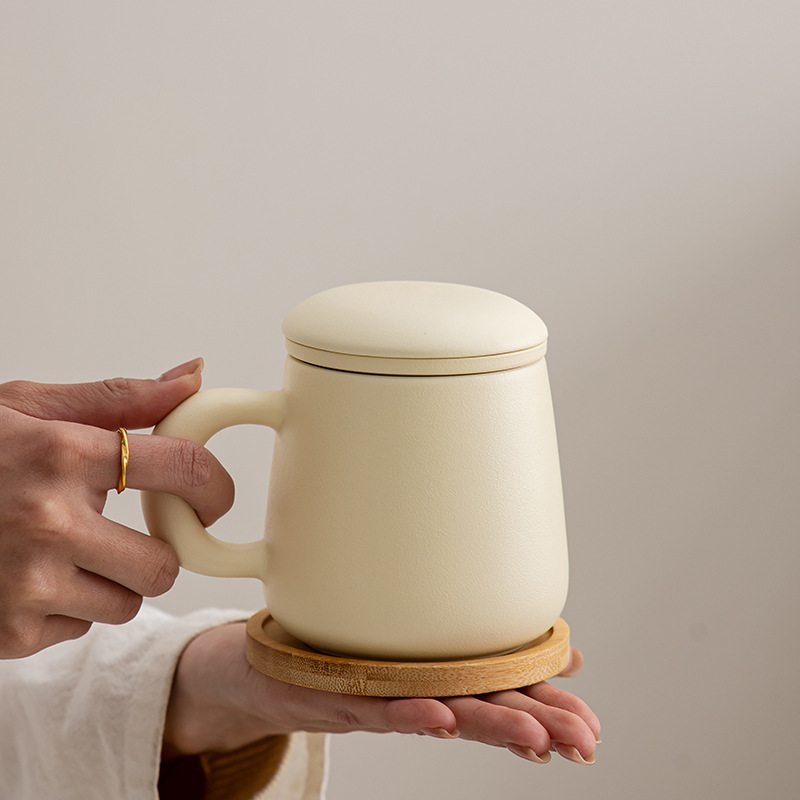 奶油黄简约现代泡茶杯子带盖过滤实用办公家用茶水分离陶瓷马克杯|undefined