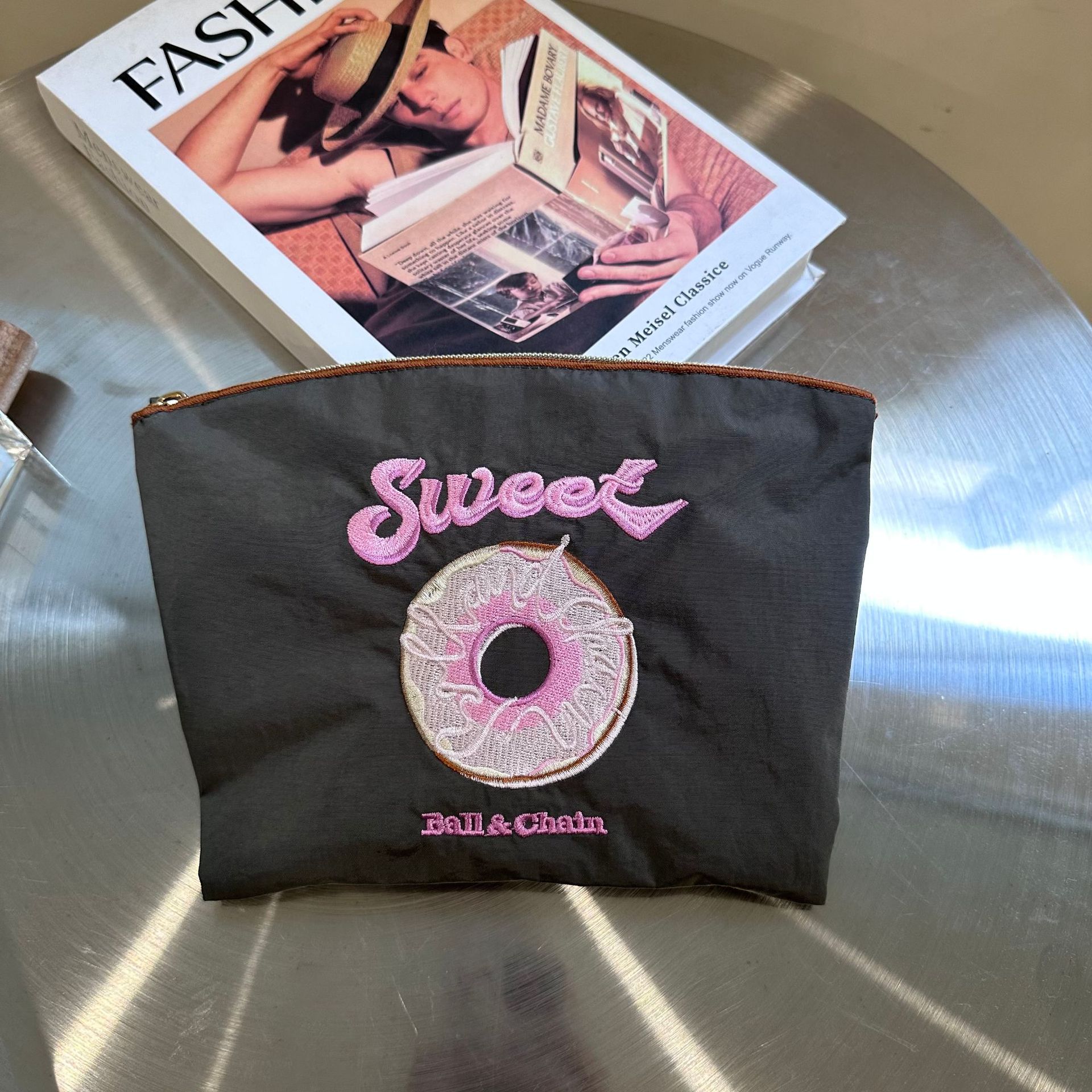 그레이 도넛 메이크업 백