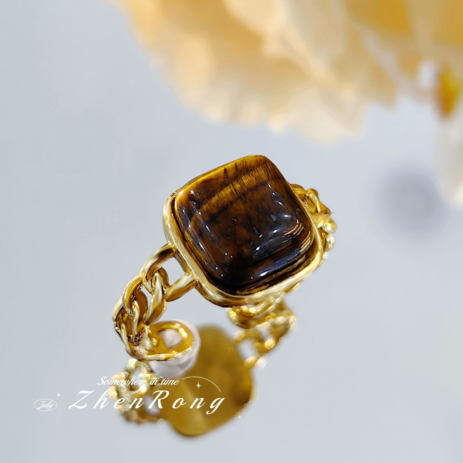 Retro organic golden brand small design ring