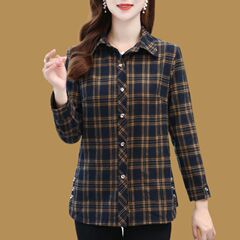 お母さんの春の服の綿の格子のシャツに合わせてカーディガンの春秋のシャツの女性の長袖のゆったりしているカーディガンの薄い上着