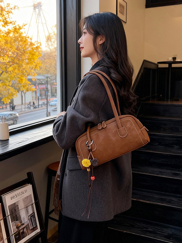 Bolso de peluche retro de Boston bolso de mujer 2025 nuevo estilo de transporte universal bolso de hombro de brazo bolso de moda