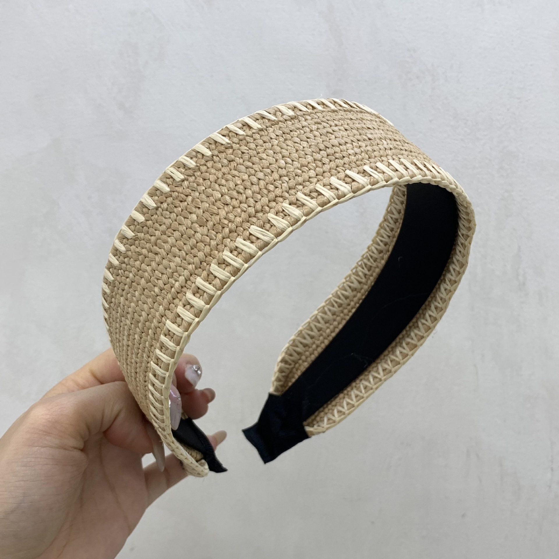 Estilo de vacaciones de verano coreano, patrón geométrico de paja a juego, tablero de luz de contraste de color, diadema de ratán