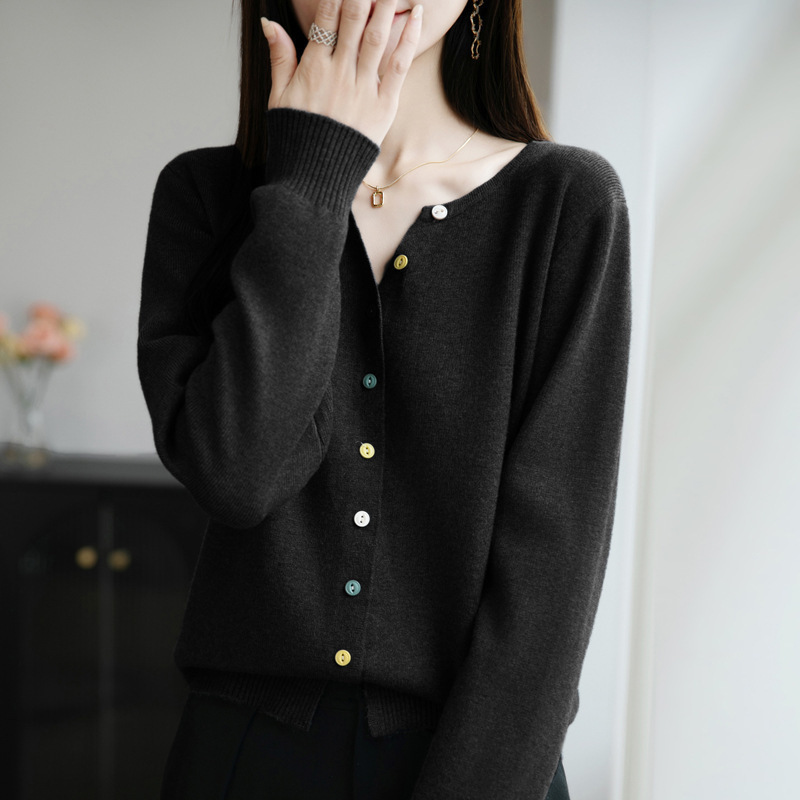25年早秋新款安迪绒V领针织开衫长袖女彩扣纯色宽松百搭上衣外套|undefined