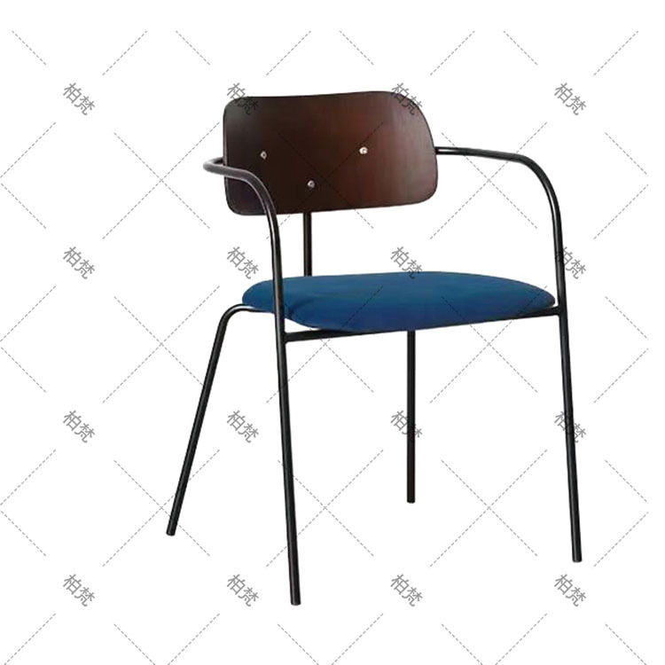 Mesa y silla de mesa