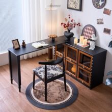 SM�����ɿ�����y̨�й��L��ľ���y̨����һ�w����ɫβ�ռ{���D��