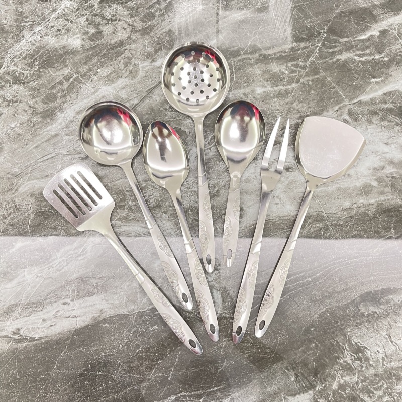 Juego de 7 piezas de acero inoxidable para cocina - Incluye espátulas, cucharones, colador y tenedor - Diseño colgante - Para uso doméstico y profesional