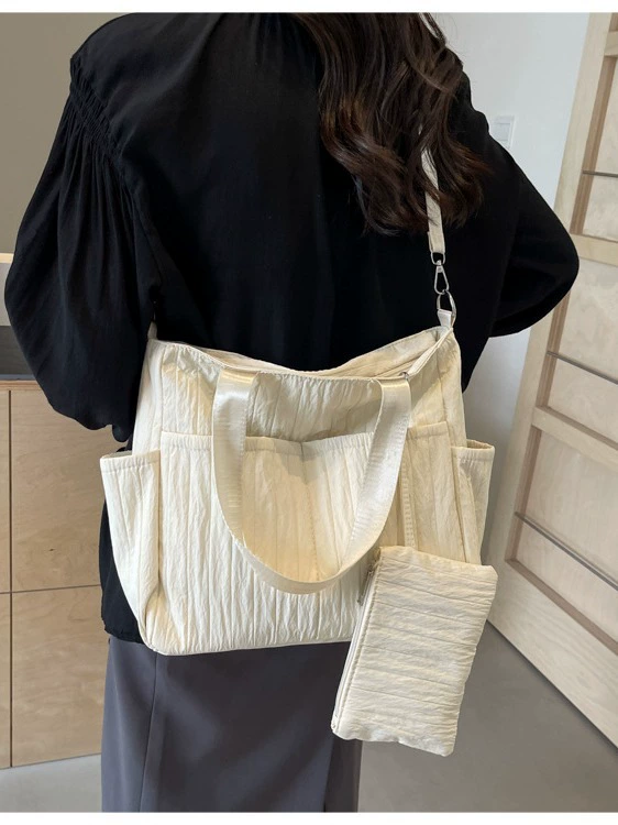 Capacious shopping bag, shoulder bag, one-shoulder bag