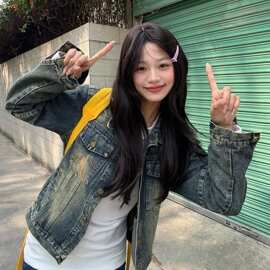 早春复古短款牛仔外套女新款春季小个子休闲翻领夹克牛仔衣潮