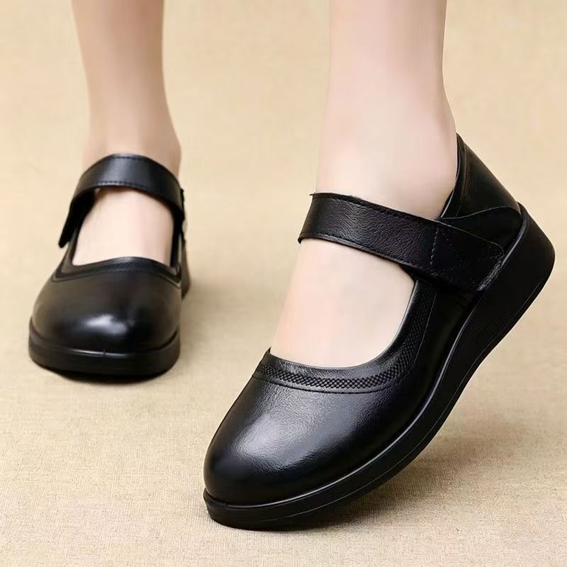 Imitation leather soft-soled flat shoes for mothers, elderly, middle-aged and older women, non-slip, comfortable, large size women's single shoes, grandma shoes
