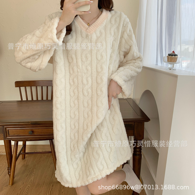 Pijamas de mujeres otoño invierno de franela lindo dibujo animado 2024 nuevo coral de lana gruesa falda cálida ropa para el hogar