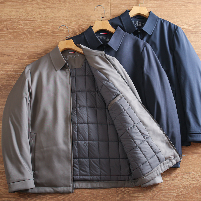 La empresa OM fuera de línea de mil yuanes negocio ligero acolchado engrosada chaqueta de mediana edad de los hombres de la solapa adhesiva cálido abrigo de algodón acolchado de invierno