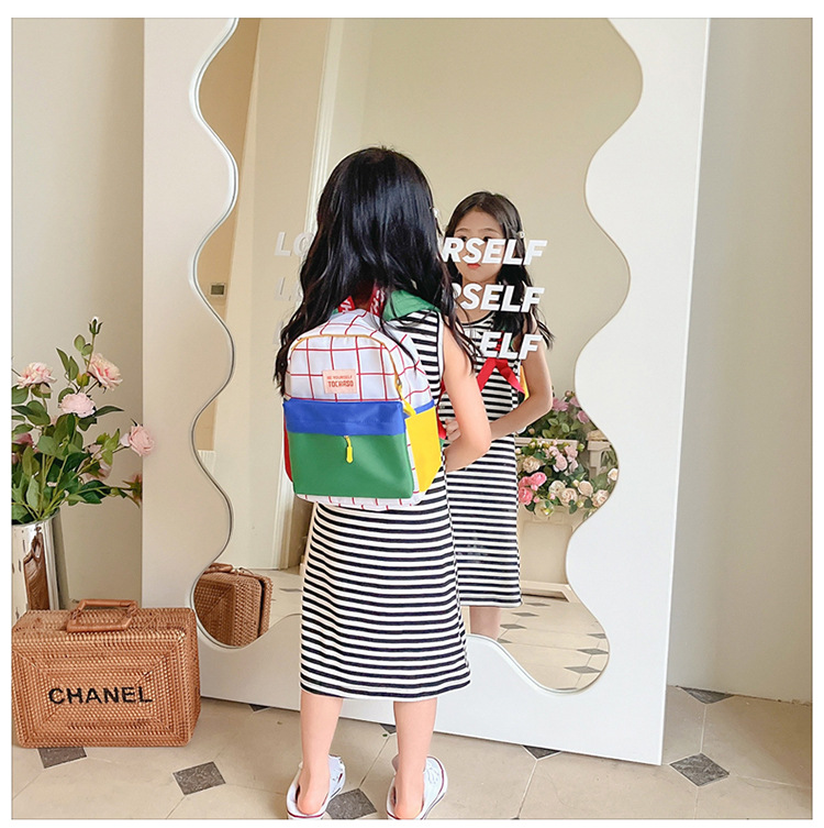 Waterproof 15 Inch Color Block Grid Casual Holiday Kids Backpack display picture 2