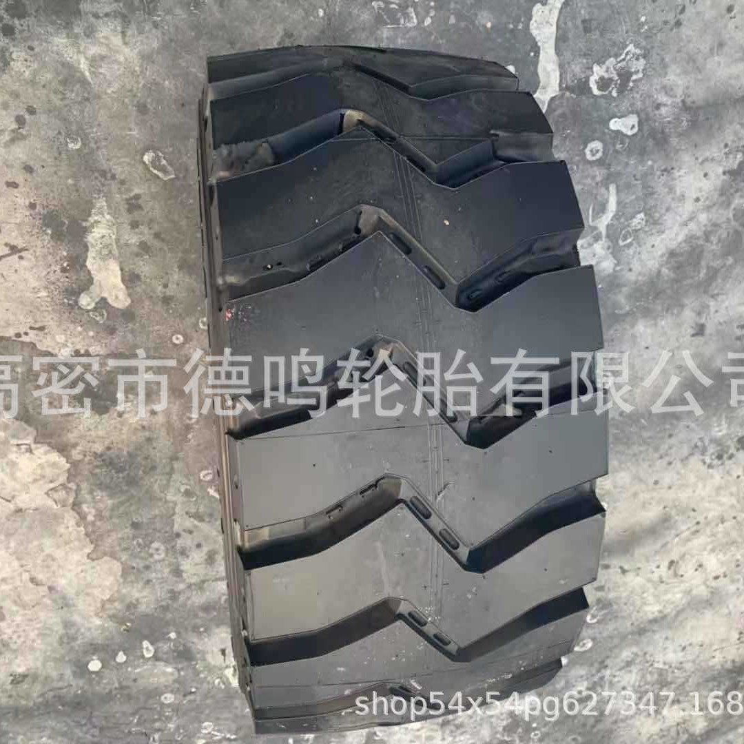 Suministro plano remolque neumático 355/65R15 haz transportador neumático completo de alambre de acero Neumático radial engrosamiento