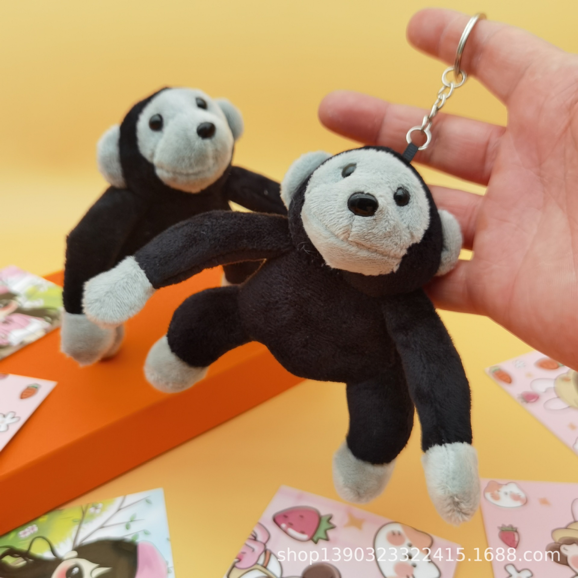 Creativo brazo largo diamante chimpancé colgante llavero muñeca mochila adornos pequeño regalo al por mayor