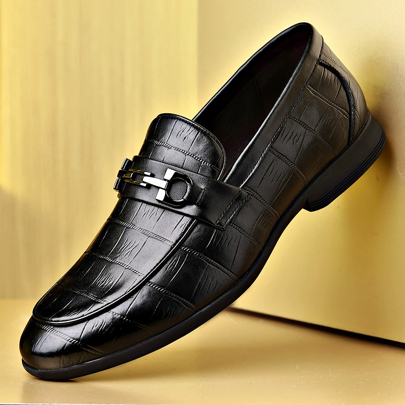 Живая Новая мужская обувь Кожаные ножки Деловые модельные туфли Мужская обувь с тиснением на фасольном Мужские деловые Тапочки