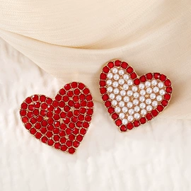 胸针;胸饰;耳钉