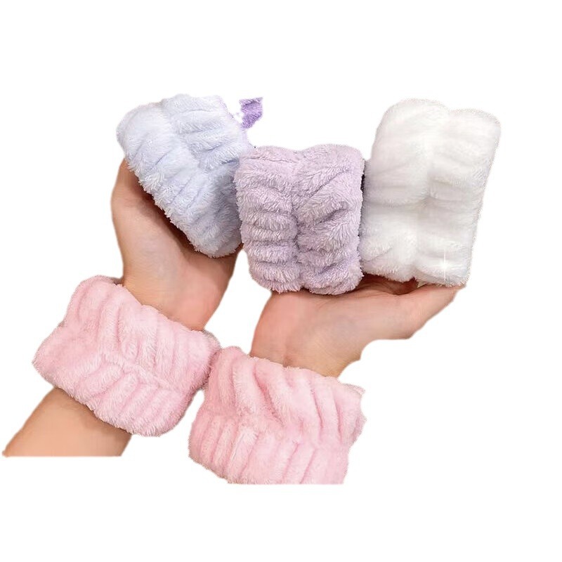 Lavar la cara, muñequeras, impermeables, salpicaduras, puños de lavado, cinturones para el cabello engrosados a prueba de humedad, lazo para el cabello de felpa, un par de pulseras para el lavado de cara
