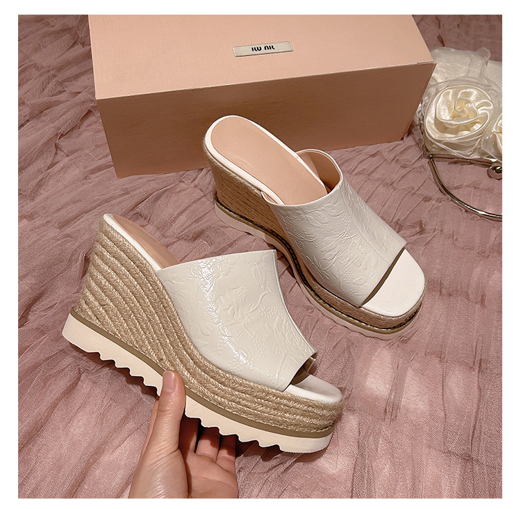 Sandal cao gót nữ mũi hở đế xuồng đan rơm phong cách La Mã — màu be, bạc chi tiết 15