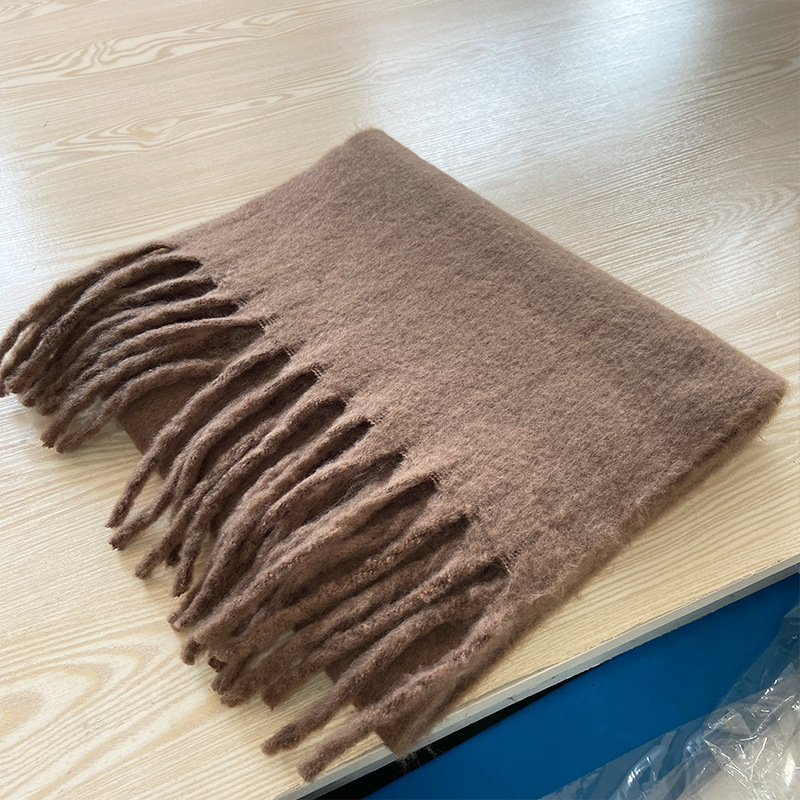 冬の新型の馬海毛はカシミヤの純色のマフラーをまねて、厚い太いフリンジを長くします。|undefined