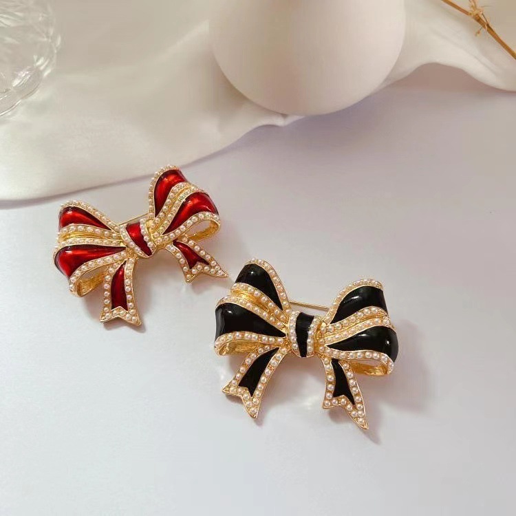 Retro Palace French Bow Brooch for Women, Fashionable Small Fragrance Enamel Corsage Brooch, Wholesale in Stock