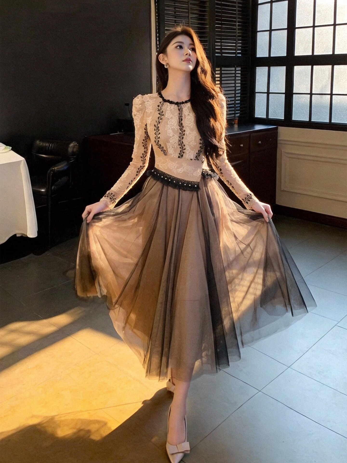 Đầm maxi nữ cổ tròn ren phối lưới thắt eo bay bổng — Hạnh nhân đen