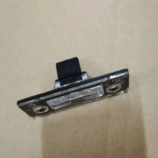 Фонарь подсветки номера Skoda Octavia 07–14 1ZD943021