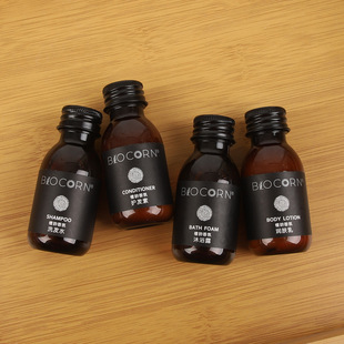 �e�^�Ƶ�һ����Сƿ�bϴ�lˮ��ԡ¶���޿ͷ�һ����ϴ�����b