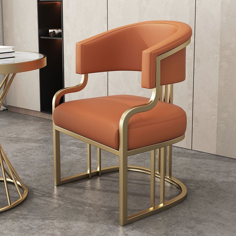 Светлый роскошный диван-кресло оранжевый