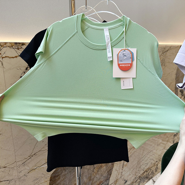 Breathable silk quick dry sports yoga clothing with a round collar
