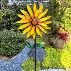 ベランダの花園の庭の鉄の芸の回転の小さい風車の屋外の景観は金属の装飾のアイデアを配置します。
