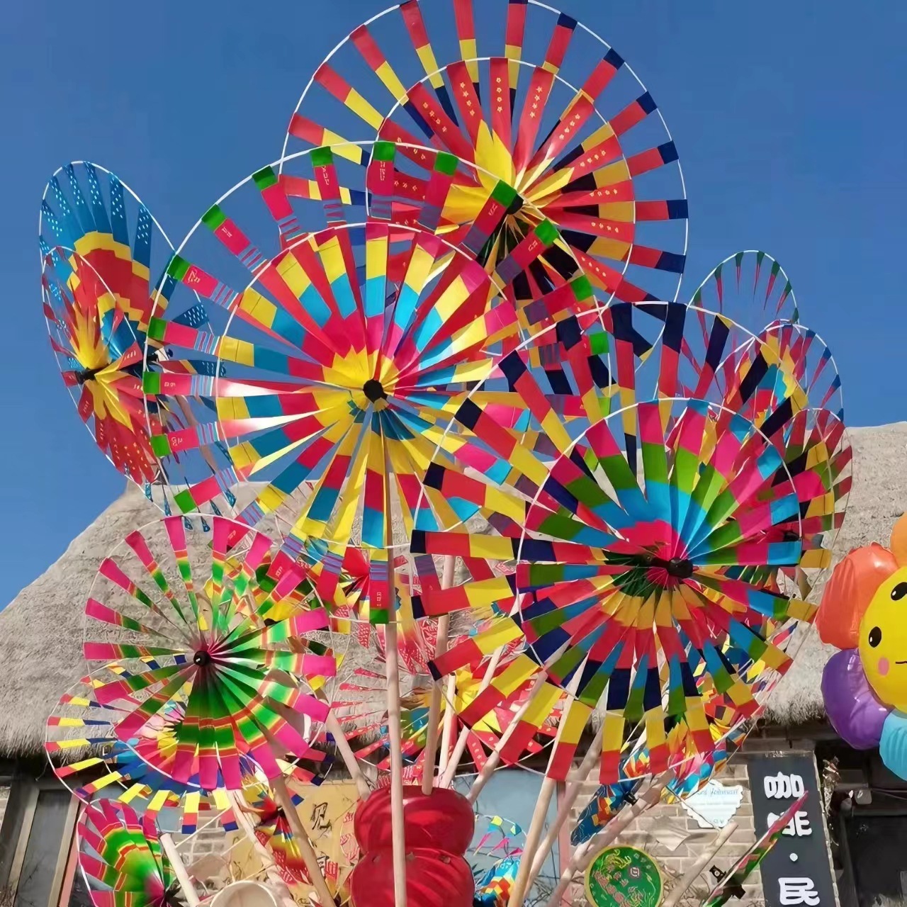 风车批发木杆展示架复古转盘活动塑料儿童玩具装饰热卖小风车旋转