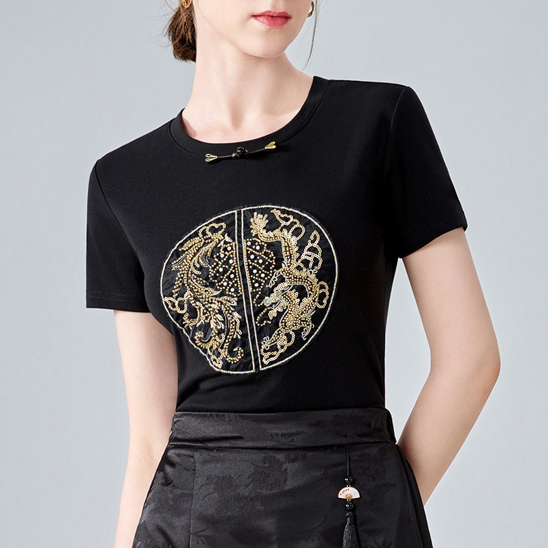 Camiseta bordada de estilo nacional para mujeres 2024 nueva ropa de mujer retro collar redondo botón camiseta de manga corta nueva chaqueta china