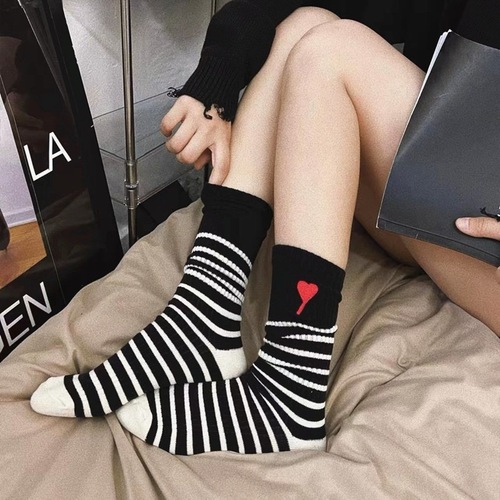 Japanese versatile trendy brand red heart striped couple socks for men and women pure cotton street sports crew socks trendy socks