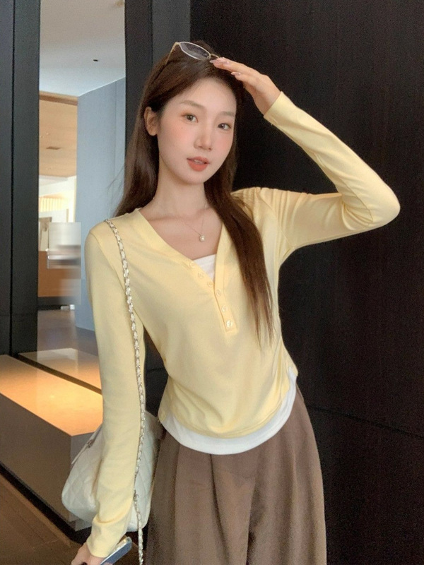 时尚减龄奶黄色假两件t恤女长袖2025早秋设计感撞色修身显瘦上衣|undefined