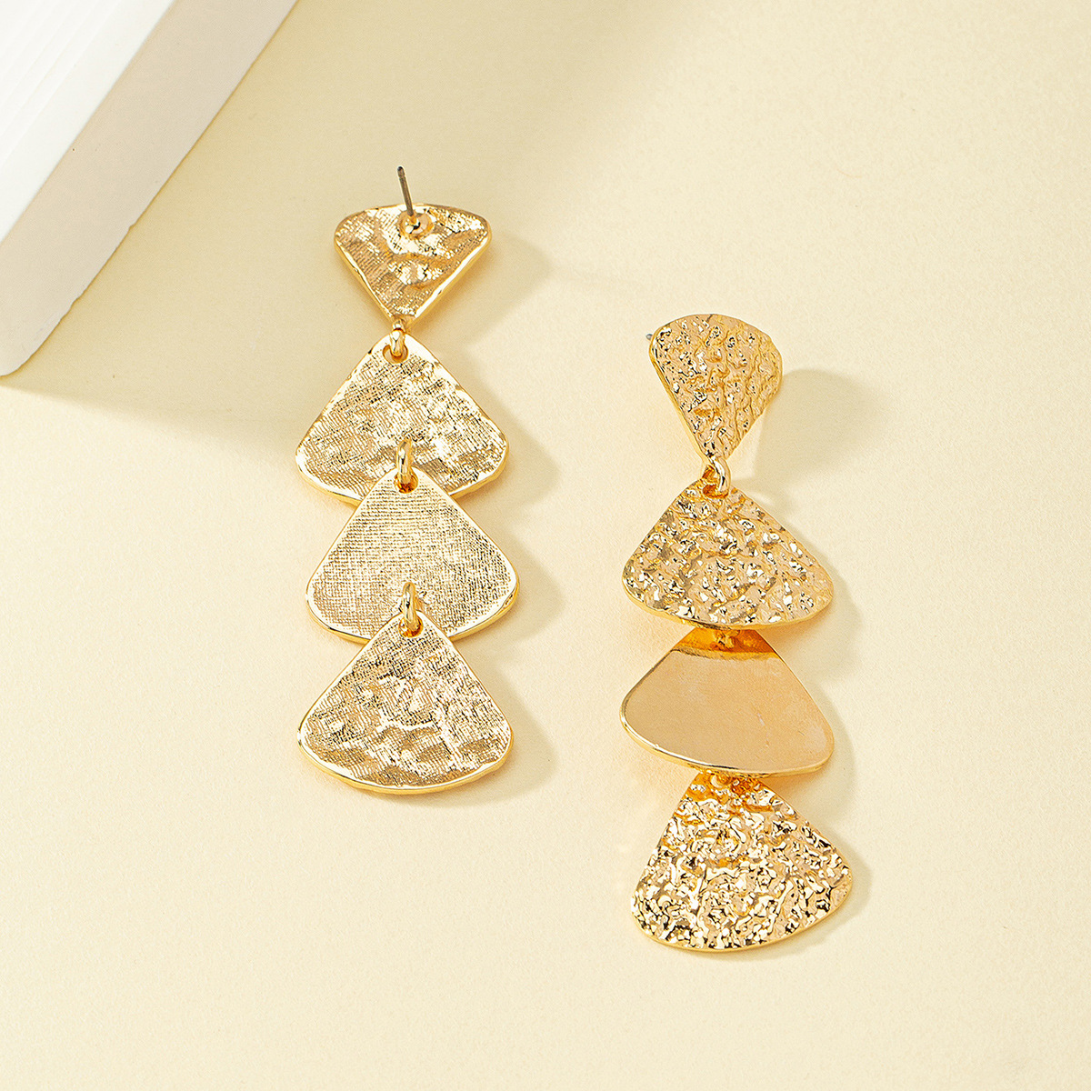 Women's Gender Plating Design 1 Pair Vintage Style Geometric Solid Color Plating Alloy Drop Earrings