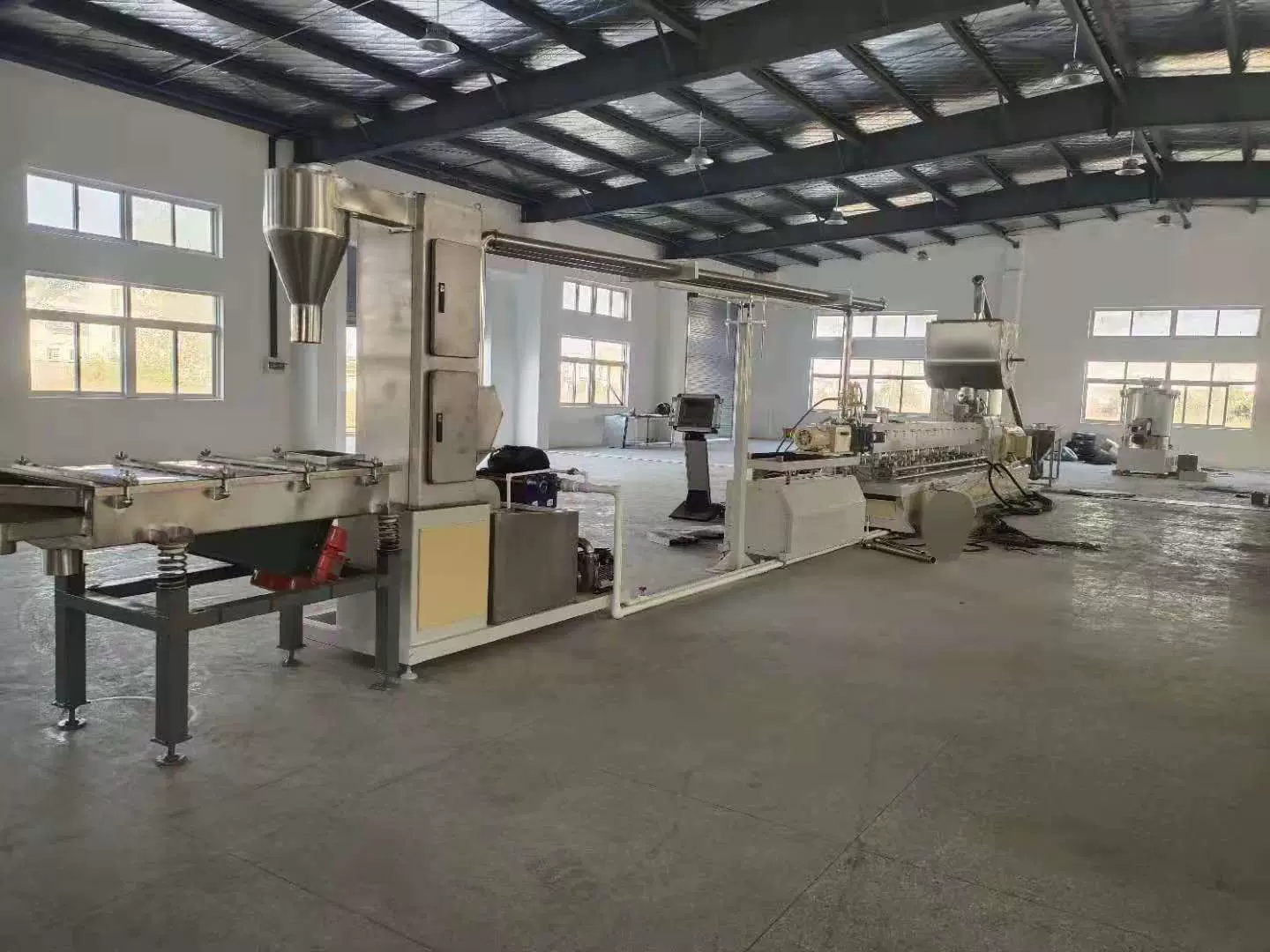 源头厂家直供批发省电省人工的塑料造粒65同向平行双螺杆挤出机