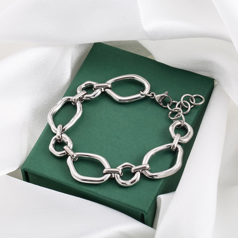 Cross-border foreign trade European and American light luxury exaggerated metal style titanium steel irregular lava geometric circle stitching men and women bracelet