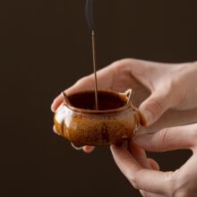陶瓷窑变铁花釉三足香炉家居茶桌摆件小号香插室内熏香炉禅意香道