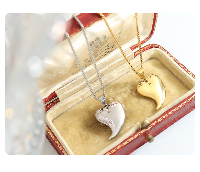 Retro Heart Shape Titanium Steel Pendant Necklace 1 Piece