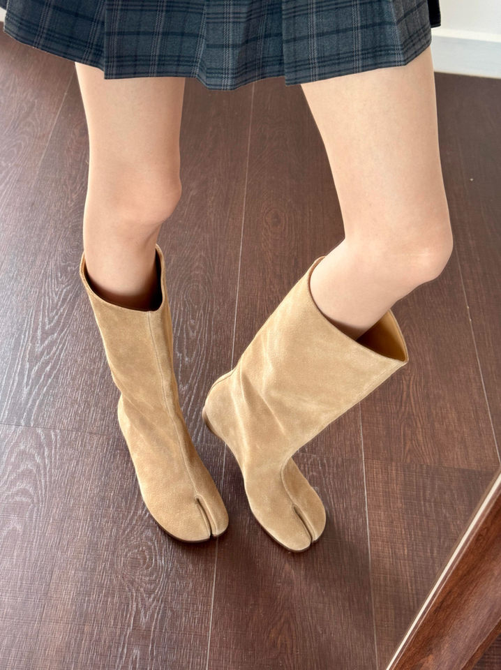 Bốt nữ cổ lửng gót thấp đế bệt xẻ ngón phong cách retro co giãn ôm chân — Màu nâu nhạt chi tiết 5