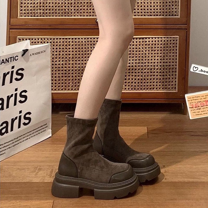 Zapatos de mujer de altura de suela gruesa 2026 otoño y invierno nuevos zapatos botas de camisa confortable botas Martin botas Chelsea con un pie