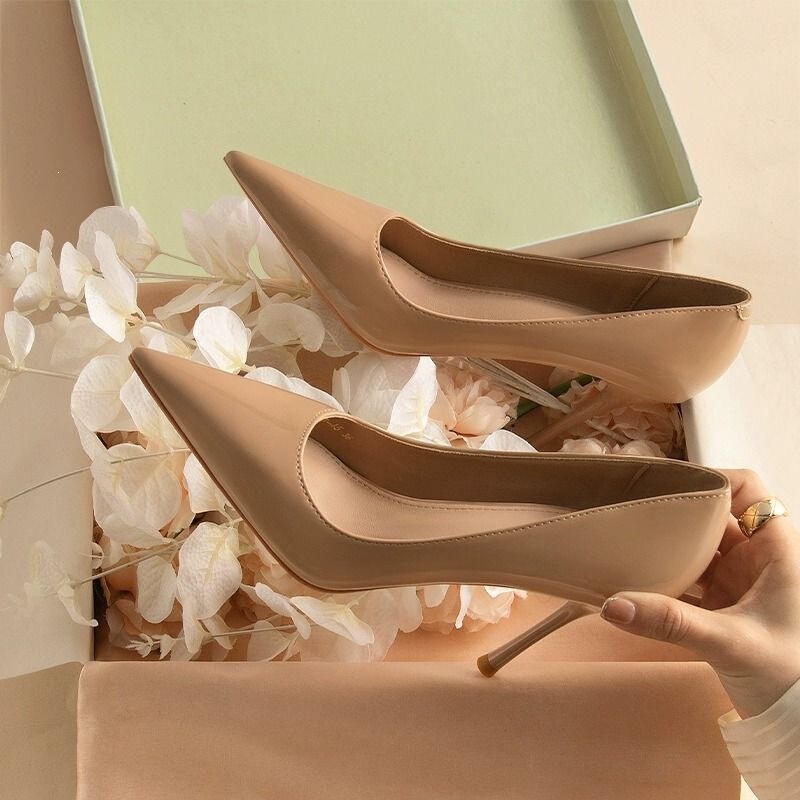 Black Niche Design 2024 New Style Elegant Nude High-Heeled Shoes for Women, Summer Thin Heels, White Pointed-Toe Single Shoes for Spring and Autumn
