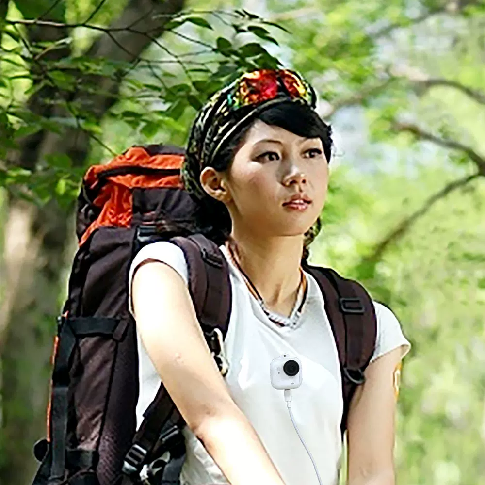 适用影石Insta360 Go Ultra相机充电支架带挂绳孔工厂发货电商爆