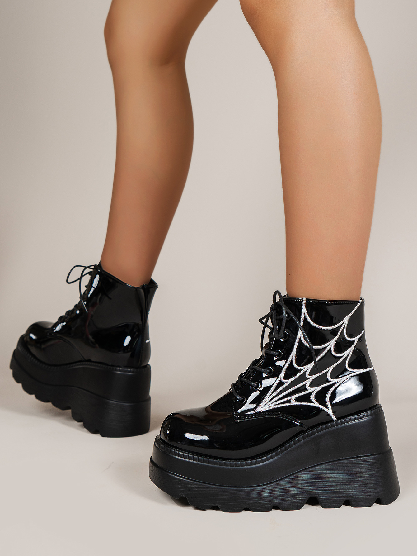 Women's Shoes thick soled large size short boots for women in autumn new platform sole lace up printed leather boots _voghion.com