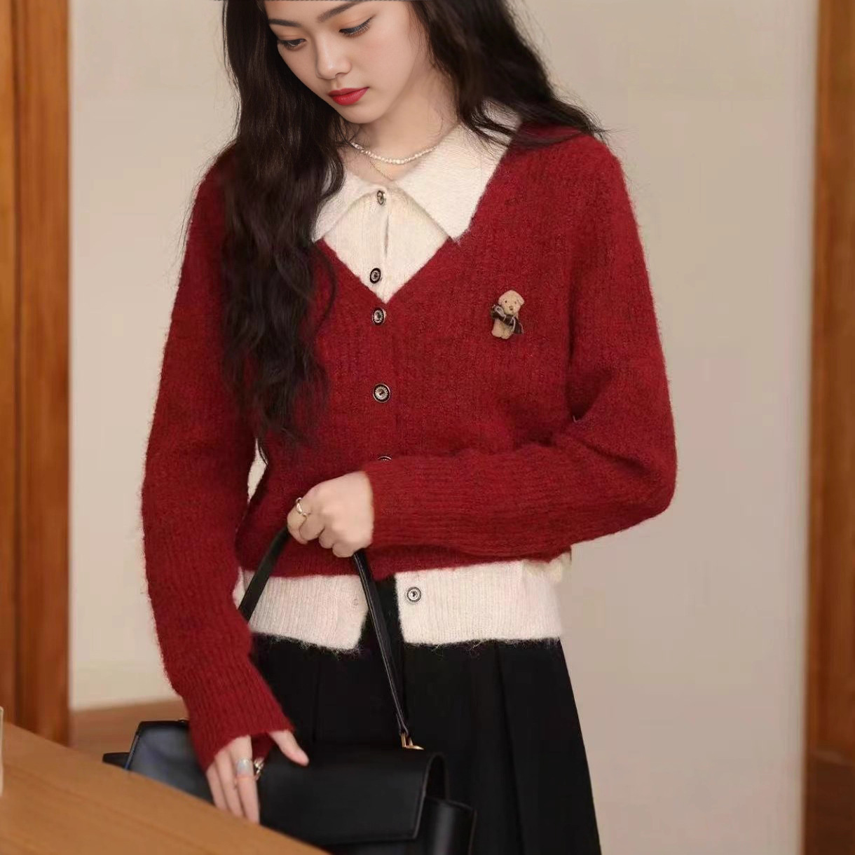 Fake Two-Piece Lapel Sweater Cardigan for Women 2024 Autumn and Winter New Style with 3D Bear Design, Loose Fit, Slimming, Elegant Knit Cardigan