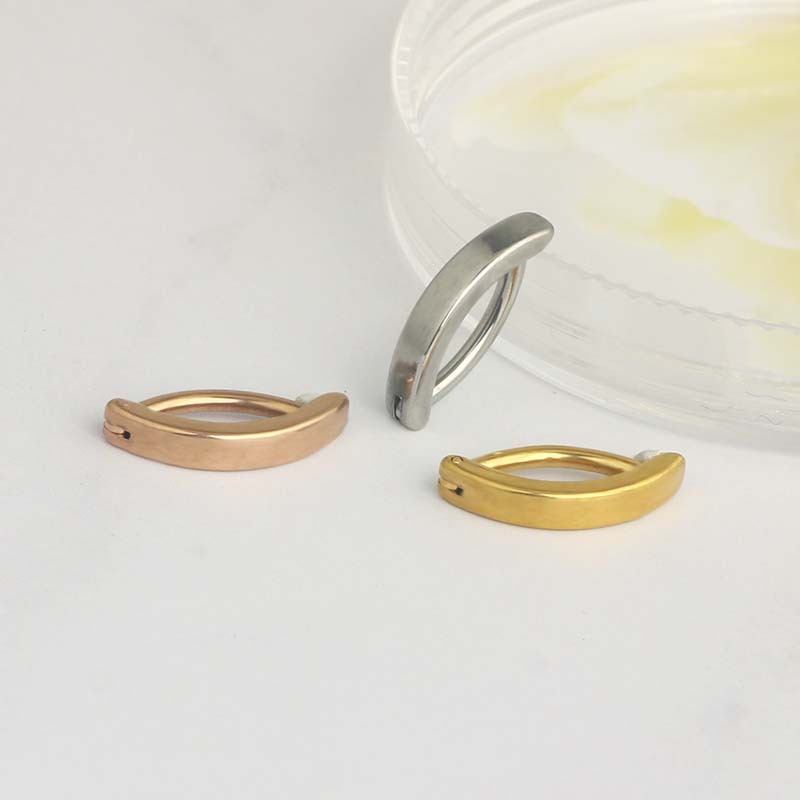 Pointed titanium steel lip stud product view
