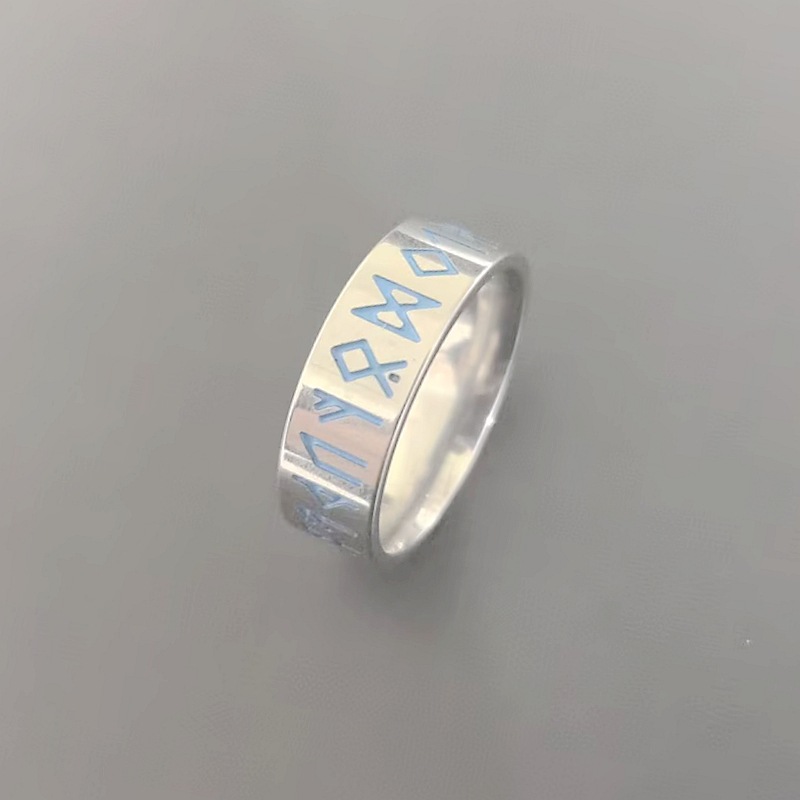 Fábrica Al por mayor vikingo nórdico Luen texto anillo de acero de titanio para hombres accesorios de mano de viento frío y neutral